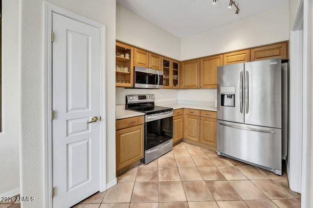 15221 N CLUBGATE Drive 1040, Scottsdale, AZ 85254