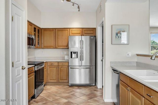 15221 N CLUBGATE Drive 1040, Scottsdale, AZ 85254