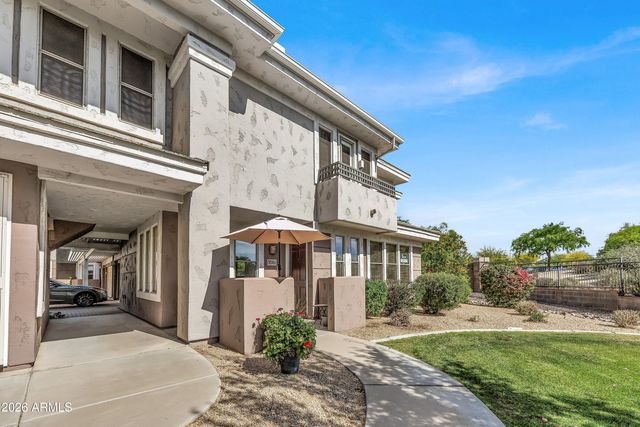 15221 N CLUBGATE Drive 1040, Scottsdale, AZ 85254