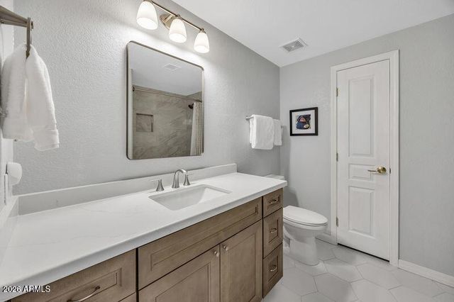 15221 N CLUBGATE Drive 1040, Scottsdale, AZ 85254