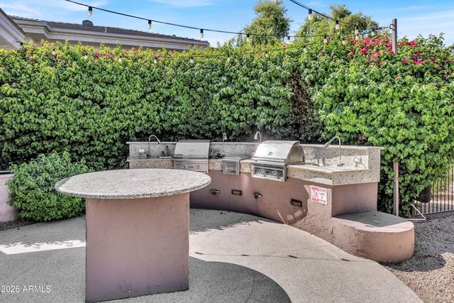 15221 N CLUBGATE Drive 1040, Scottsdale, AZ 85254