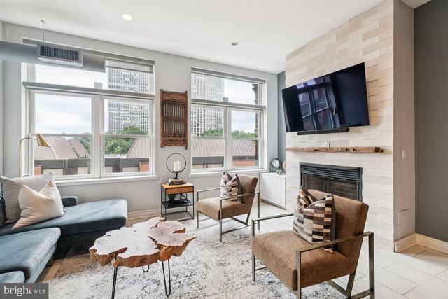 121-35 WALNUT ST #404, Philadelphia, PA 19106