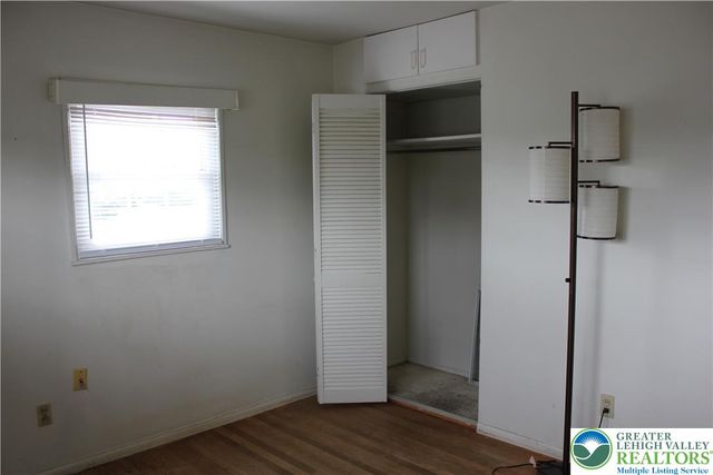 2104 Pinehurst Road, Bethlehem City, PA 18018