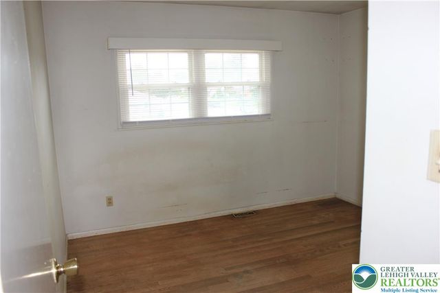 2104 Pinehurst Road, Bethlehem City, PA 18018