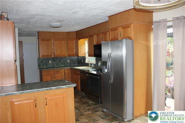 2104 Pinehurst Road, Bethlehem City, PA 18018
