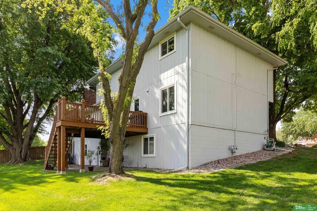 1811 S 167th Avenue Circle, Omaha, NE 68130