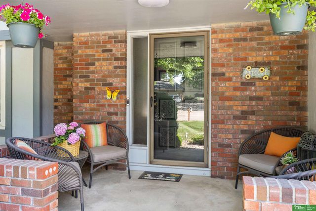 1811 S 167th Avenue Circle, Omaha, NE 68130