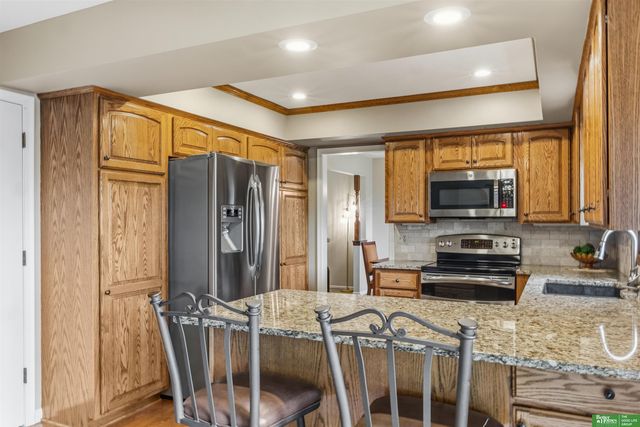 1811 S 167th Avenue Circle, Omaha, NE 68130