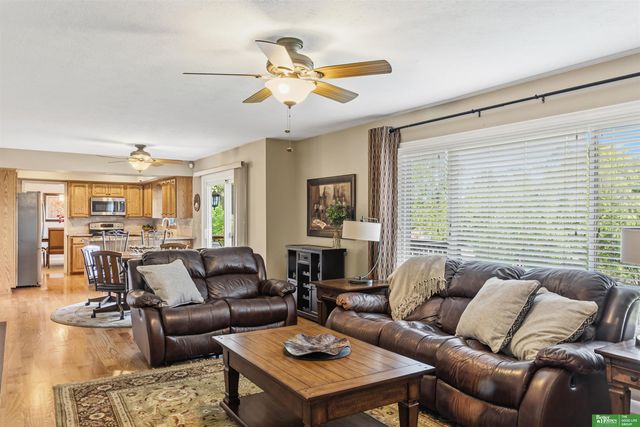 1811 S 167th Avenue Circle, Omaha, NE 68130