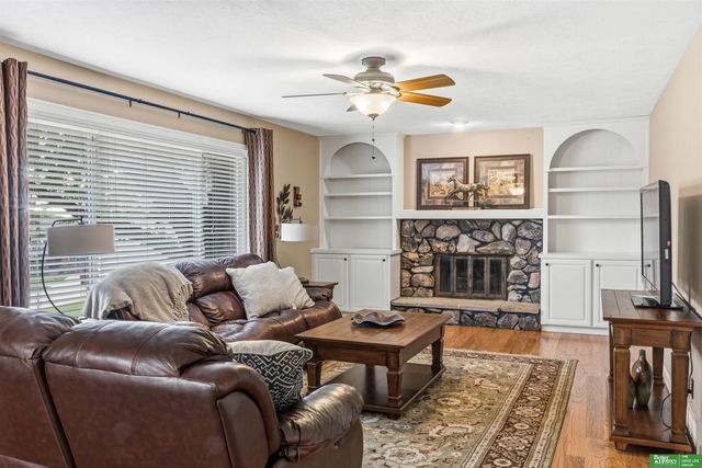 1811 S 167th Avenue Circle, Omaha, NE 68130