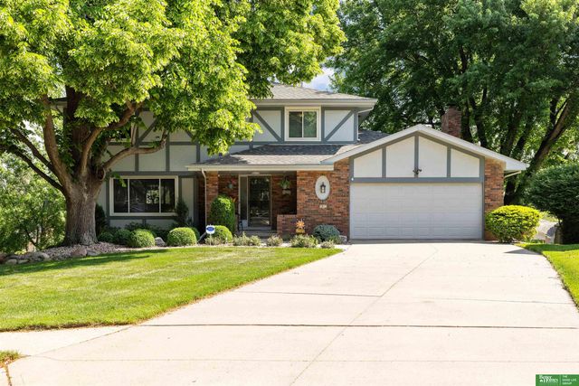 1811 S 167th Avenue Circle, Omaha, NE 68130