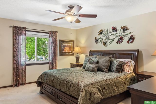 1811 S 167th Avenue Circle, Omaha, NE 68130