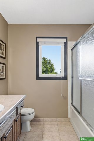 1811 S 167th Avenue Circle, Omaha, NE 68130