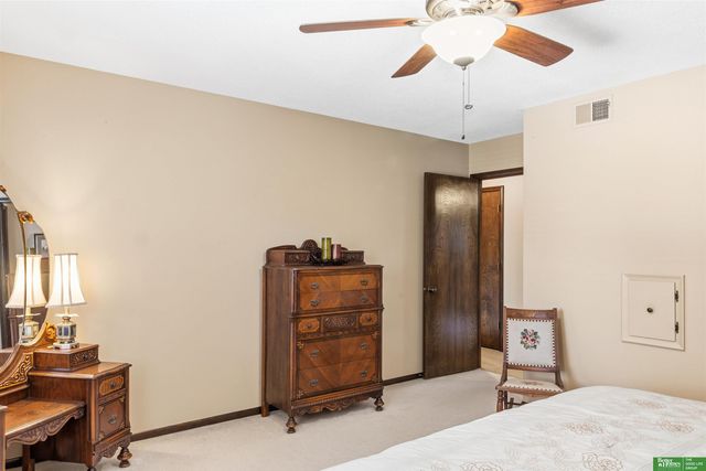 1811 S 167th Avenue Circle, Omaha, NE 68130