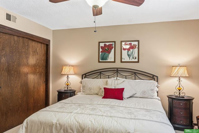 1811 S 167th Avenue Circle, Omaha, NE 68130