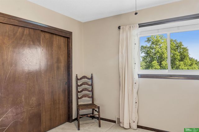 1811 S 167th Avenue Circle, Omaha, NE 68130