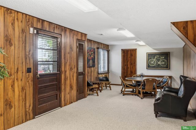 1811 S 167th Avenue Circle, Omaha, NE 68130