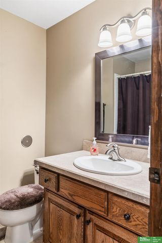 1811 S 167th Avenue Circle, Omaha, NE 68130