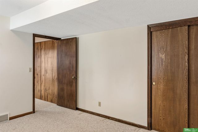1811 S 167th Avenue Circle, Omaha, NE 68130