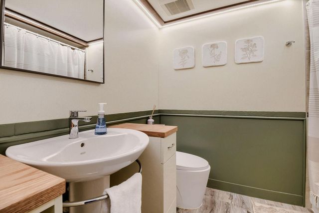 8862 Cottonwood Lane N, Maple Grove, MN 55369