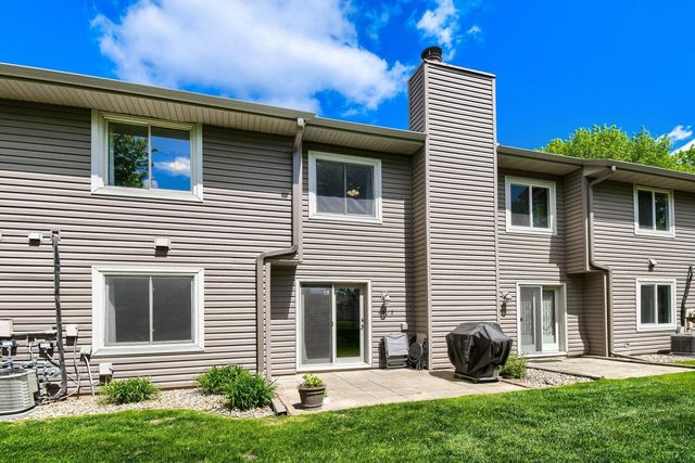 8862 Cottonwood Lane N, Maple Grove, MN 55369
