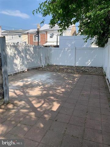 120 GRAPE ST, Philadelphia, PA 19127