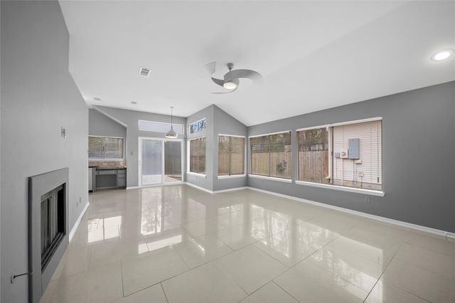 83 N Rushwing Circle, The Woodlands, TX 77381