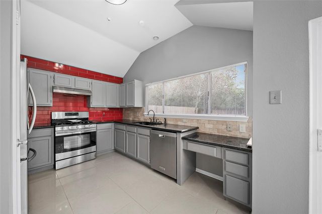 83 N Rushwing Circle, The Woodlands, TX 77381