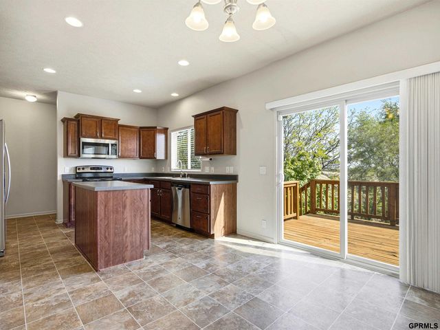 4511 Waterford Avenue, Bellevue, NE 68133