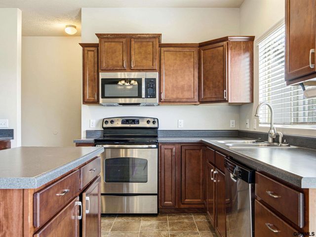 4511 Waterford Avenue, Bellevue, NE 68133