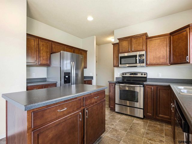 4511 Waterford Avenue, Bellevue, NE 68133