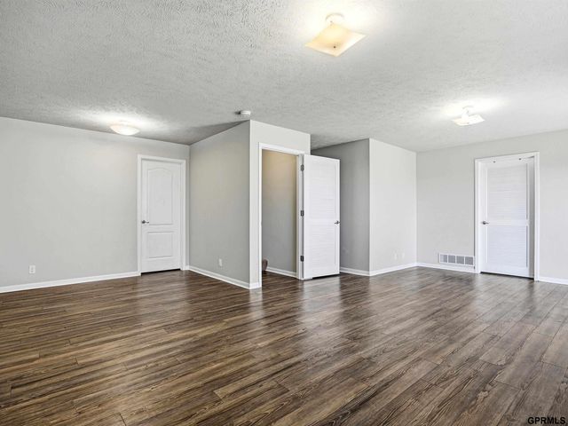 4511 Waterford Avenue, Bellevue, NE 68133