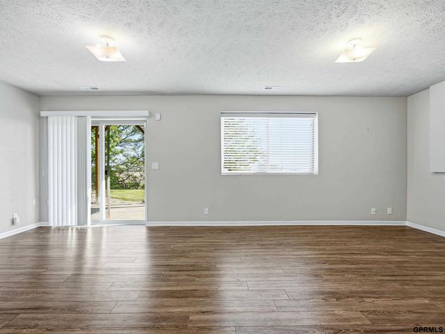 4511 Waterford Avenue, Bellevue, NE 68133