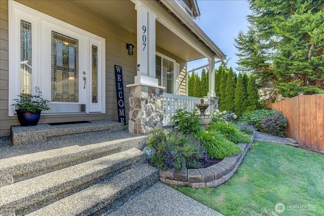 907 196th Place SW, Lynnwood, WA 98036