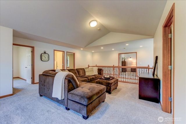 907 196th Place SW, Lynnwood, WA 98036