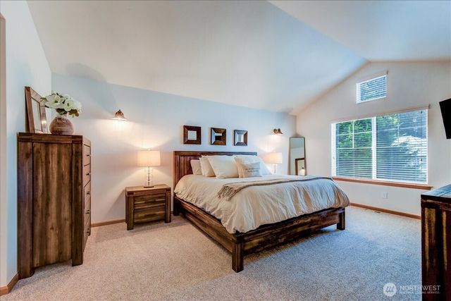 907 196th Place SW, Lynnwood, WA 98036