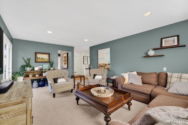 10720 Forest Path Drive, Sunset Hills, MO 63128