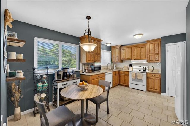 10720 Forest Path Drive, Sunset Hills, MO 63128