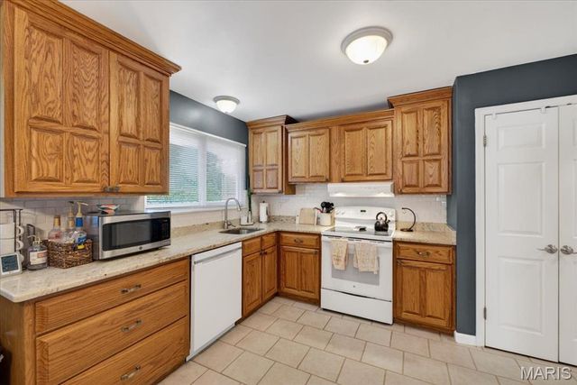 10720 Forest Path Drive, Sunset Hills, MO 63128