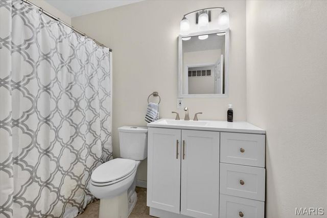 10720 Forest Path Drive, Sunset Hills, MO 63128