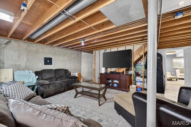 10720 Forest Path Drive, Sunset Hills, MO 63128