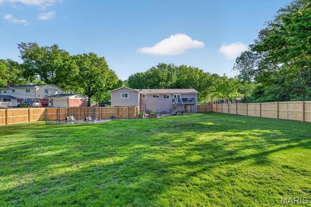 10720 Forest Path Drive, Sunset Hills, MO 63128