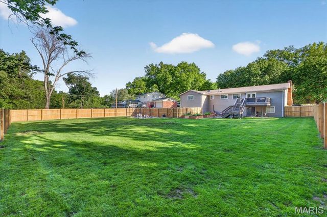 10720 Forest Path Drive, Sunset Hills, MO 63128