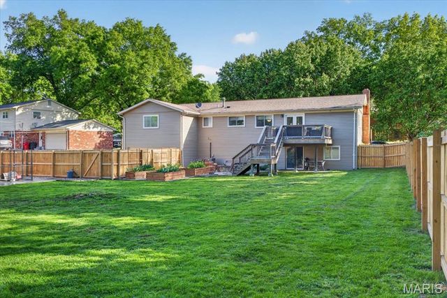 10720 Forest Path Drive, Sunset Hills, MO 63128