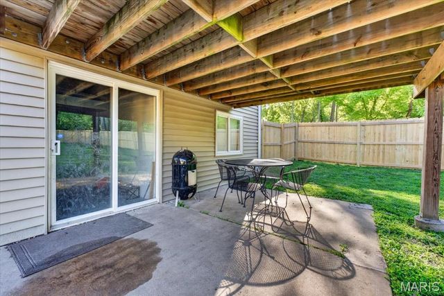 10720 Forest Path Drive, Sunset Hills, MO 63128