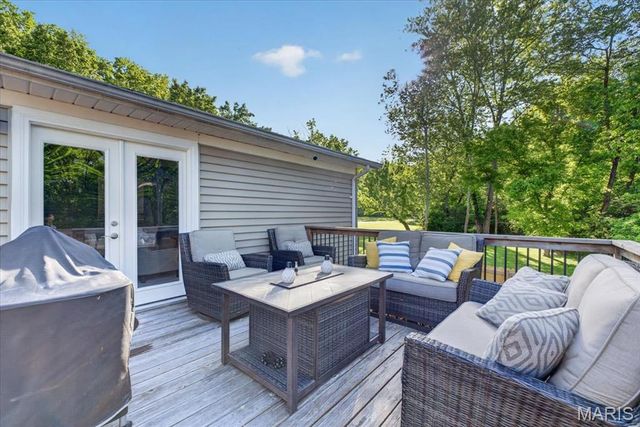 10720 Forest Path Drive, Sunset Hills, MO 63128