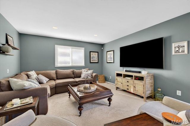 10720 Forest Path Drive, Sunset Hills, MO 63128