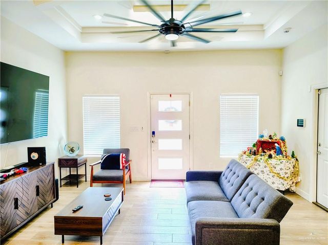 1011 W Sycamore Avenue, Alton, TX 78573