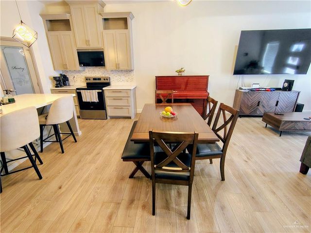 1011 W Sycamore Avenue, Alton, TX 78573