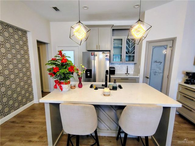 1011 W Sycamore Avenue, Alton, TX 78573